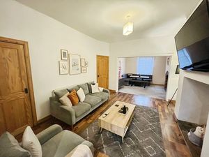 Living room- click for photo gallery